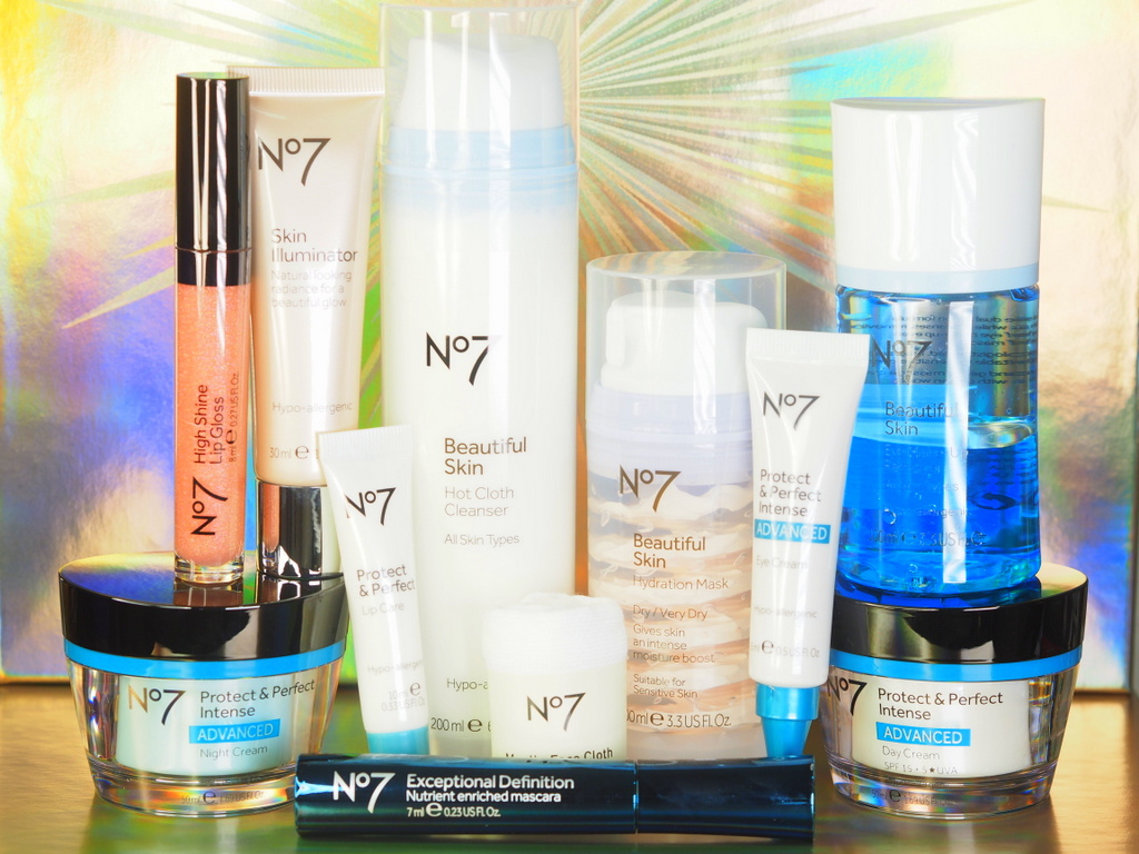 Boots Star Gift No7 Star Beauty Collection, was €100, now €48! AD